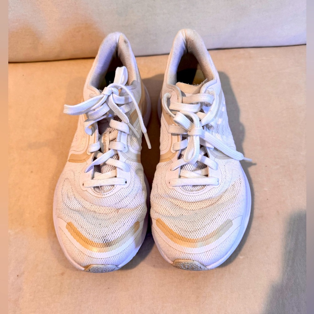 Lululemon Blissfeel Run 2 Running Shoe - Women’s size 10